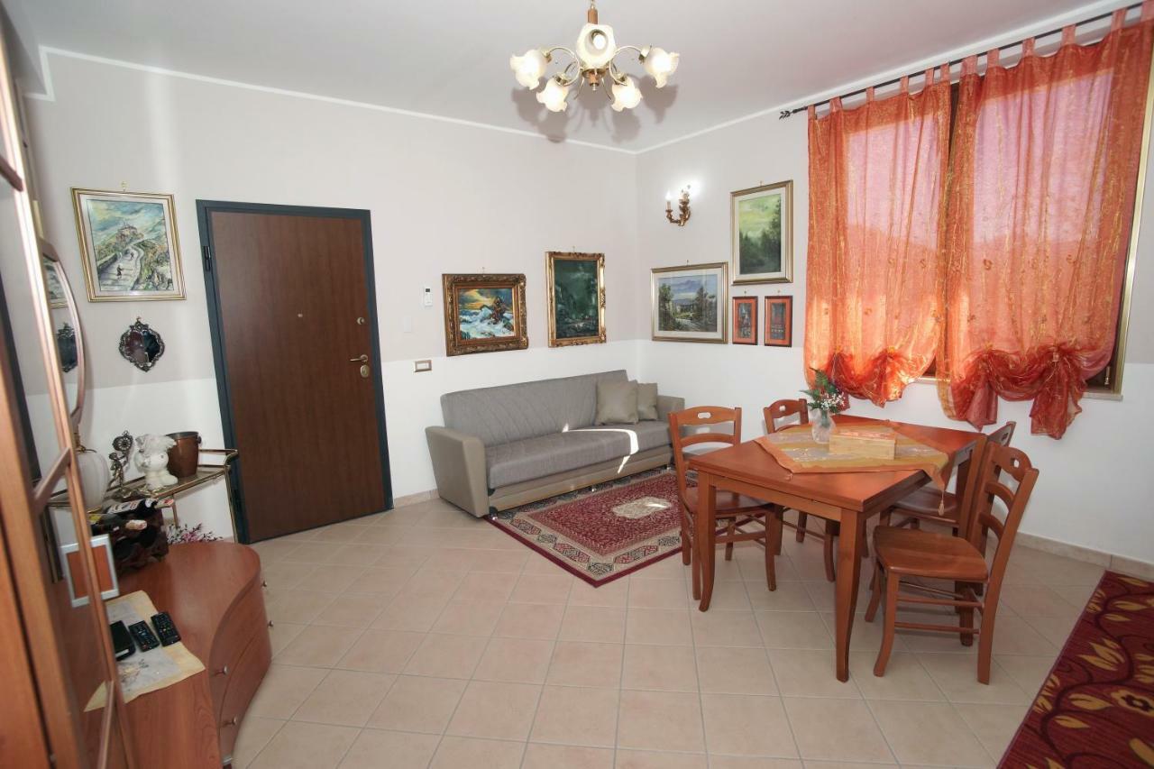 Arcobaleno Apartment Fondi Exterior foto