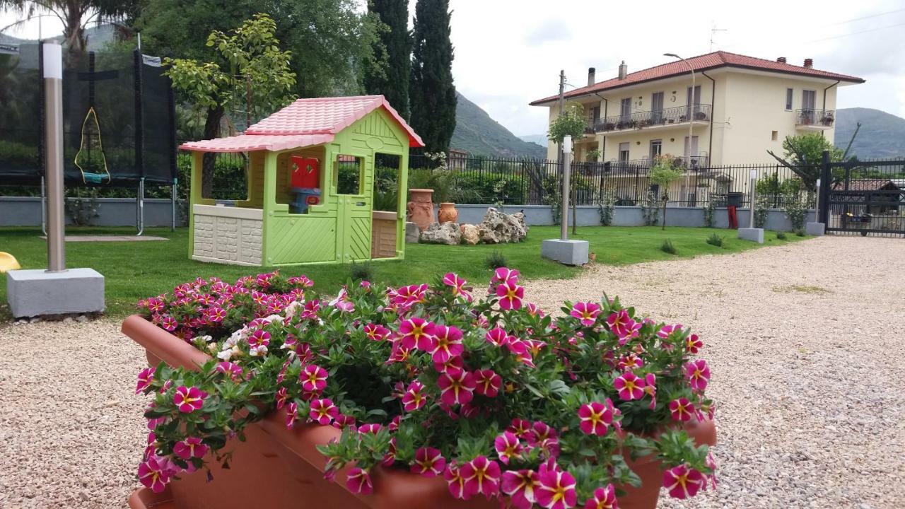 Arcobaleno Apartment Fondi Exterior foto